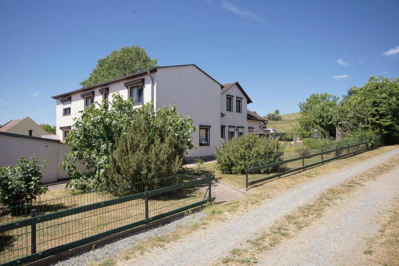 Ferienwohnungen beim Fischer und sin Fru Klein Zicker Exterior foto
